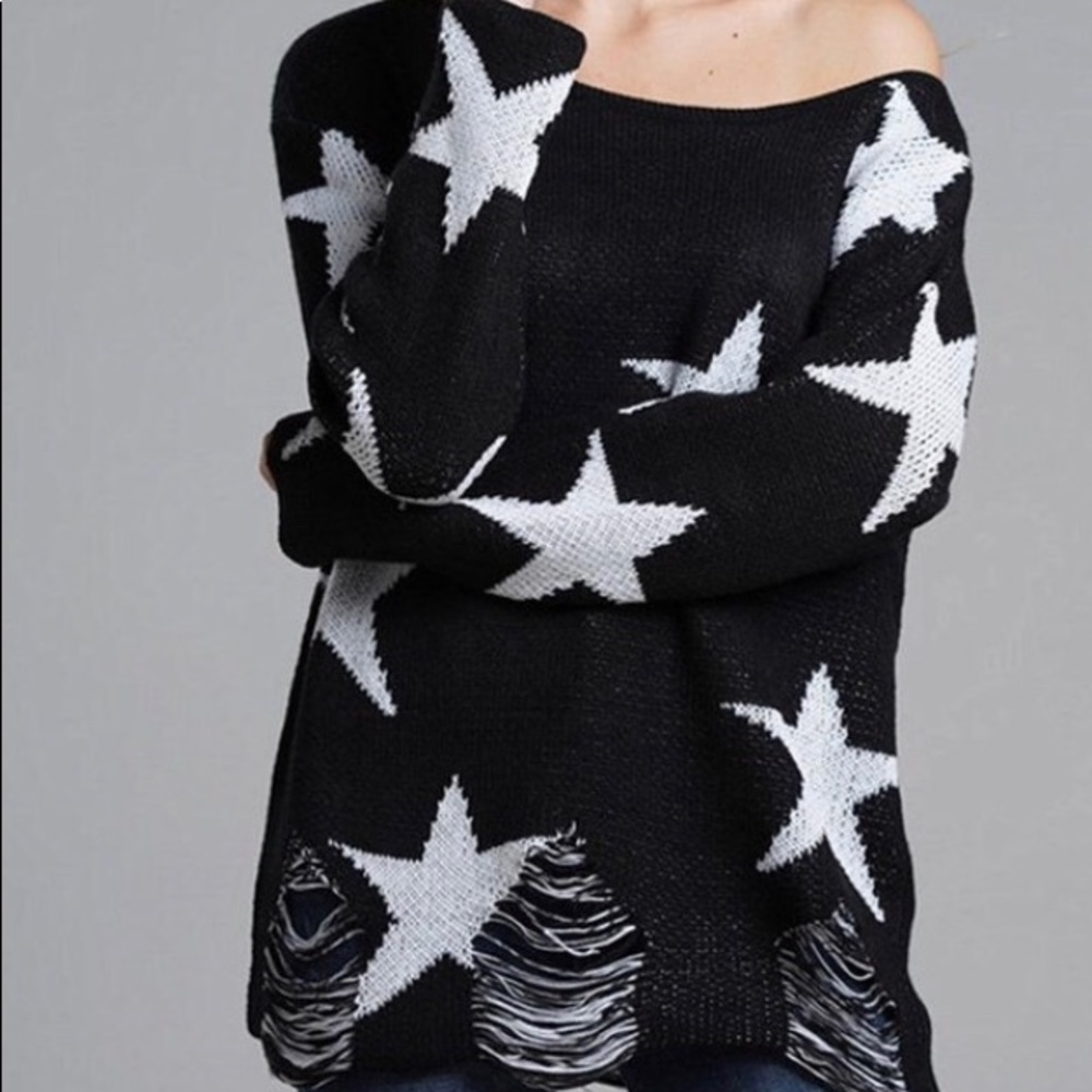 ⭐️VUTTI Black Star Boatneck Pullover⭐️